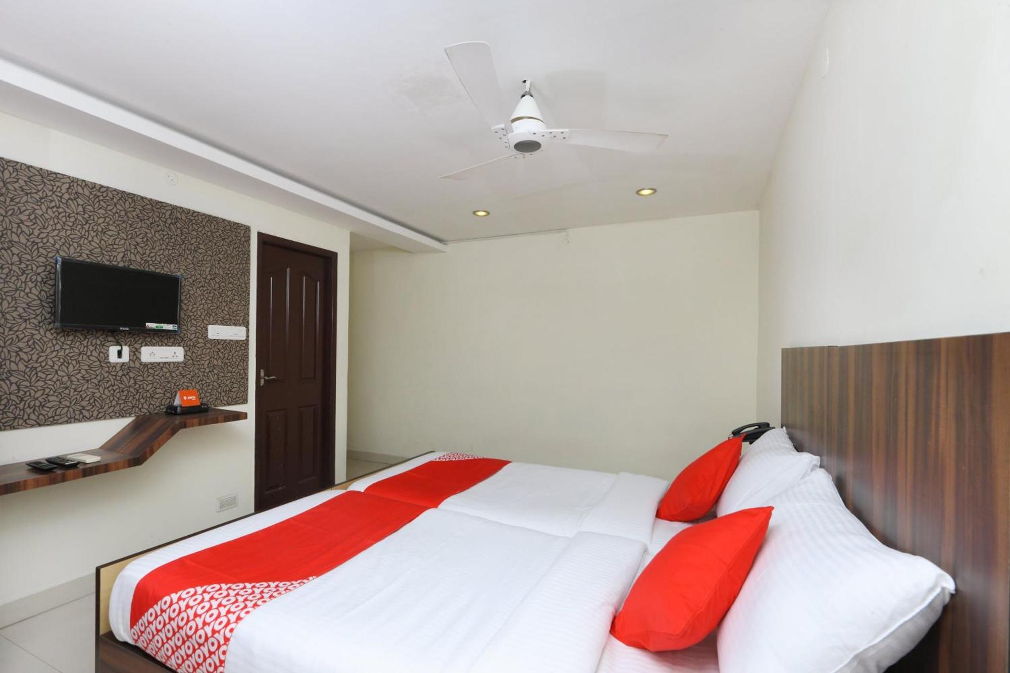Hotel O The Oaks Residency